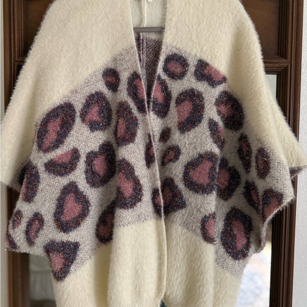 Anthropologie by Kenzie Leopard Print Shrug Sweater OSFM